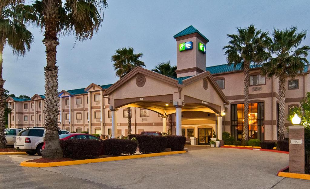 Holiday Inn Express Hotel and Suites Lake Charles an IHG Hotel Main image 1