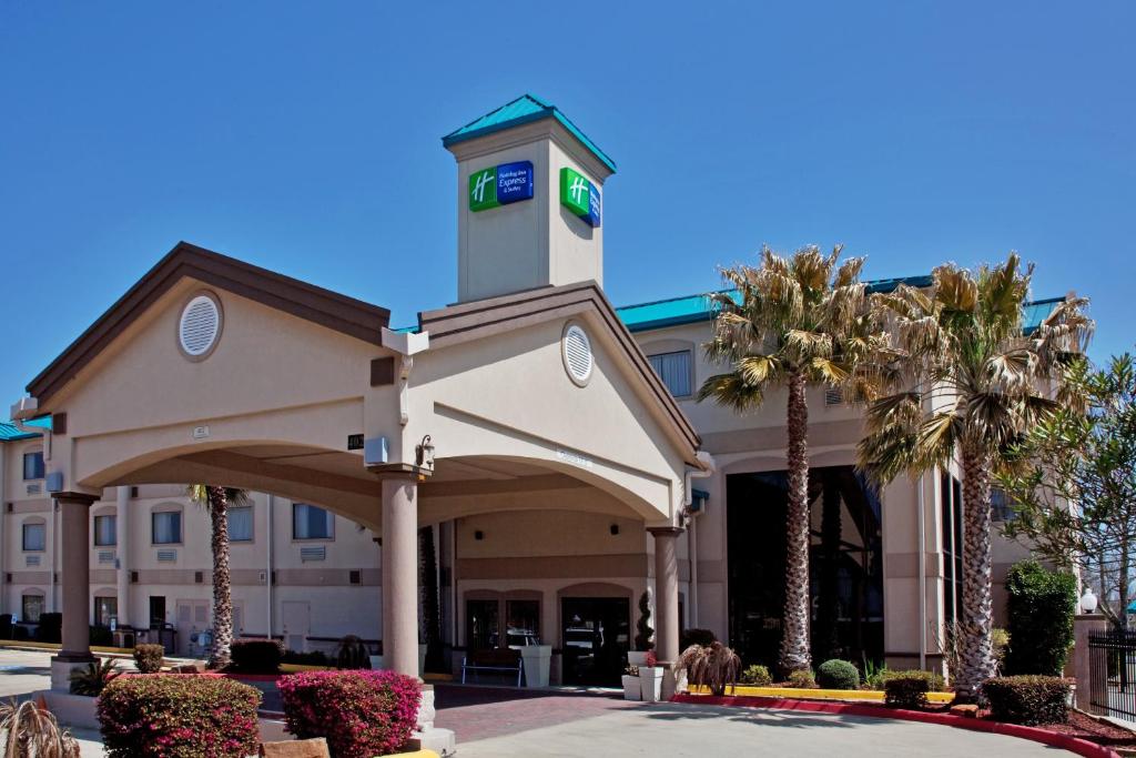 Holiday Inn Express Hotel and Suites Lake Charles an IHG Hotel Main image 2